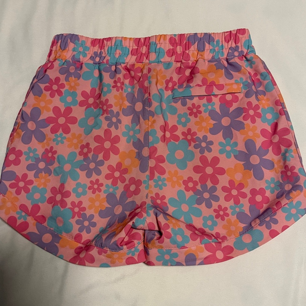 Girl’s ebb & flow Floral Patterned Shorts - Picture 4 of 5